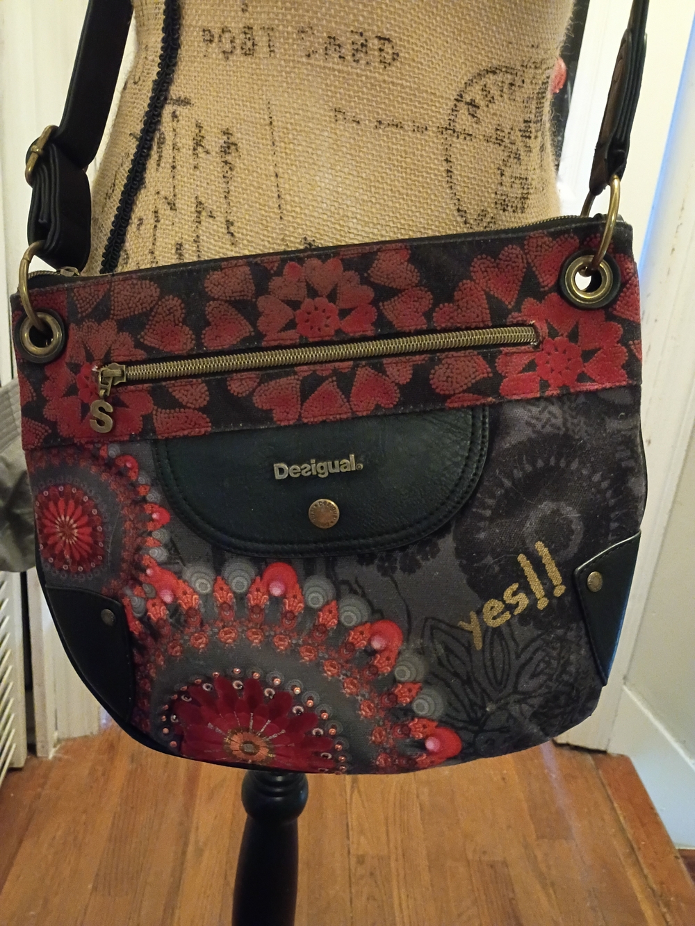 Desigual Red and Black Floral 'Yes!!' Crossbody Bag